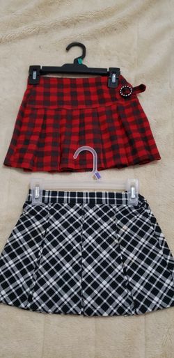 Size 4-5 Girls Plaid Skirts!!