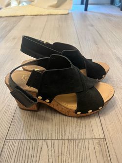 Shoes size 5