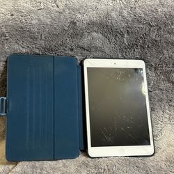 iPad Mini 1st generation 16gb with case