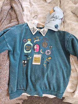 Nightmare Before Christmas Women's sweater and Hat