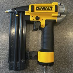 DEWALT FINISH NAILER WITH PRECISION POINT
