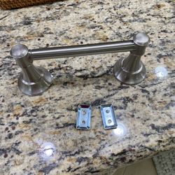 TOILET PAPER HOLDER