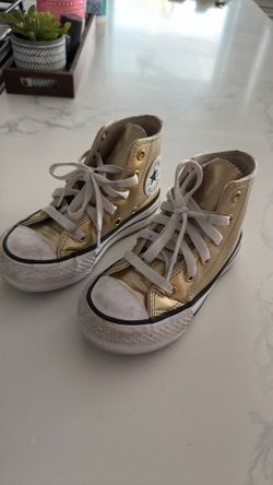 Kids gold converse size 10.5