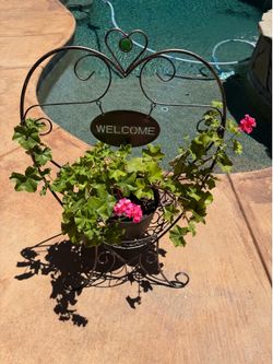 Welcome Plant Holder