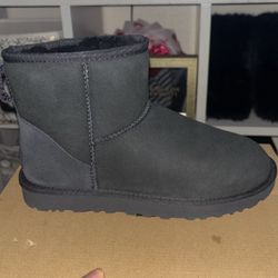 Uggs Classic Mini