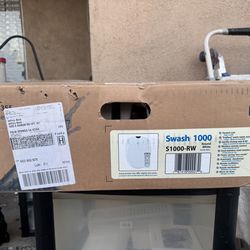 New in Box: Brondell Swash 1000 Luxury Bidet Seat (White/Round)