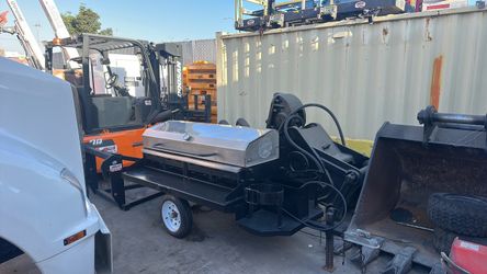 Towable propane barbecue eight burners