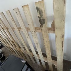 LUMBER / BED FRAME
