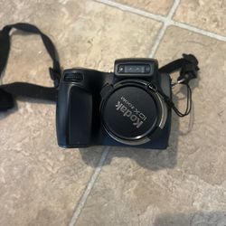 Kodak EasyShare DX6490 Digital Camera 4.0Mega Pix 10x Zoom 3Battery-Charger-Case