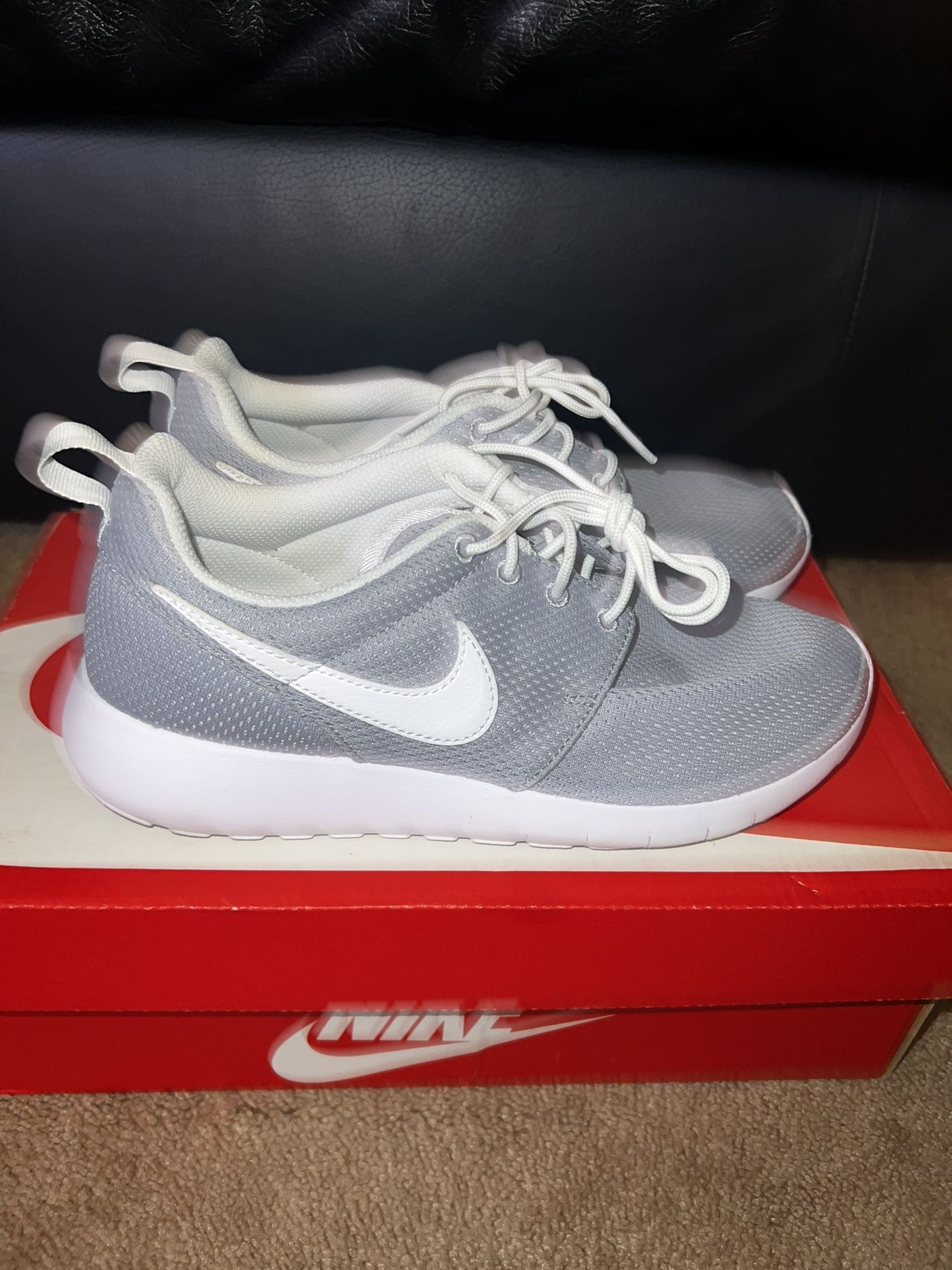 Nikes Shoes