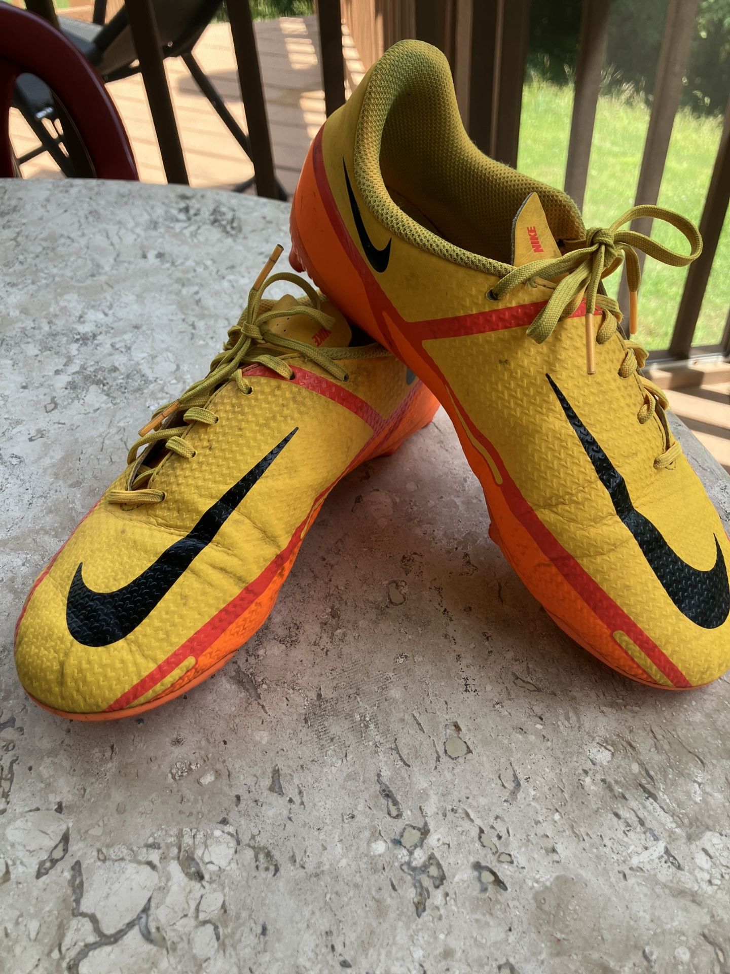 Soccer Cleats - 6Y