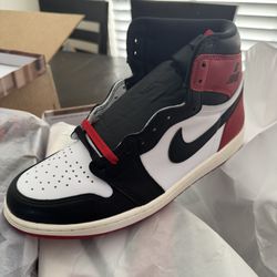 Air Jordan 1 Retro High OG Black Toe Men’s Size 11 New!