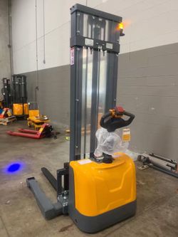 Full Electric Straddle Stacker A-3051 | 138" Lift Height