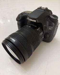 Canon EOS 70D + EF-S 18-135mm IS STM Lens