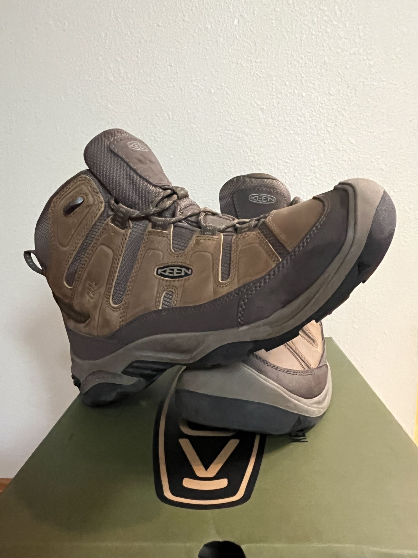 Keen Men’s Circadia Waterproof Hiking Boots