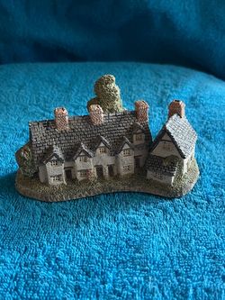 Vintage 1985 David Winter Craftsmen’s Cottage England