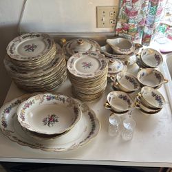ROYAL BAYREUTH CHINA SET