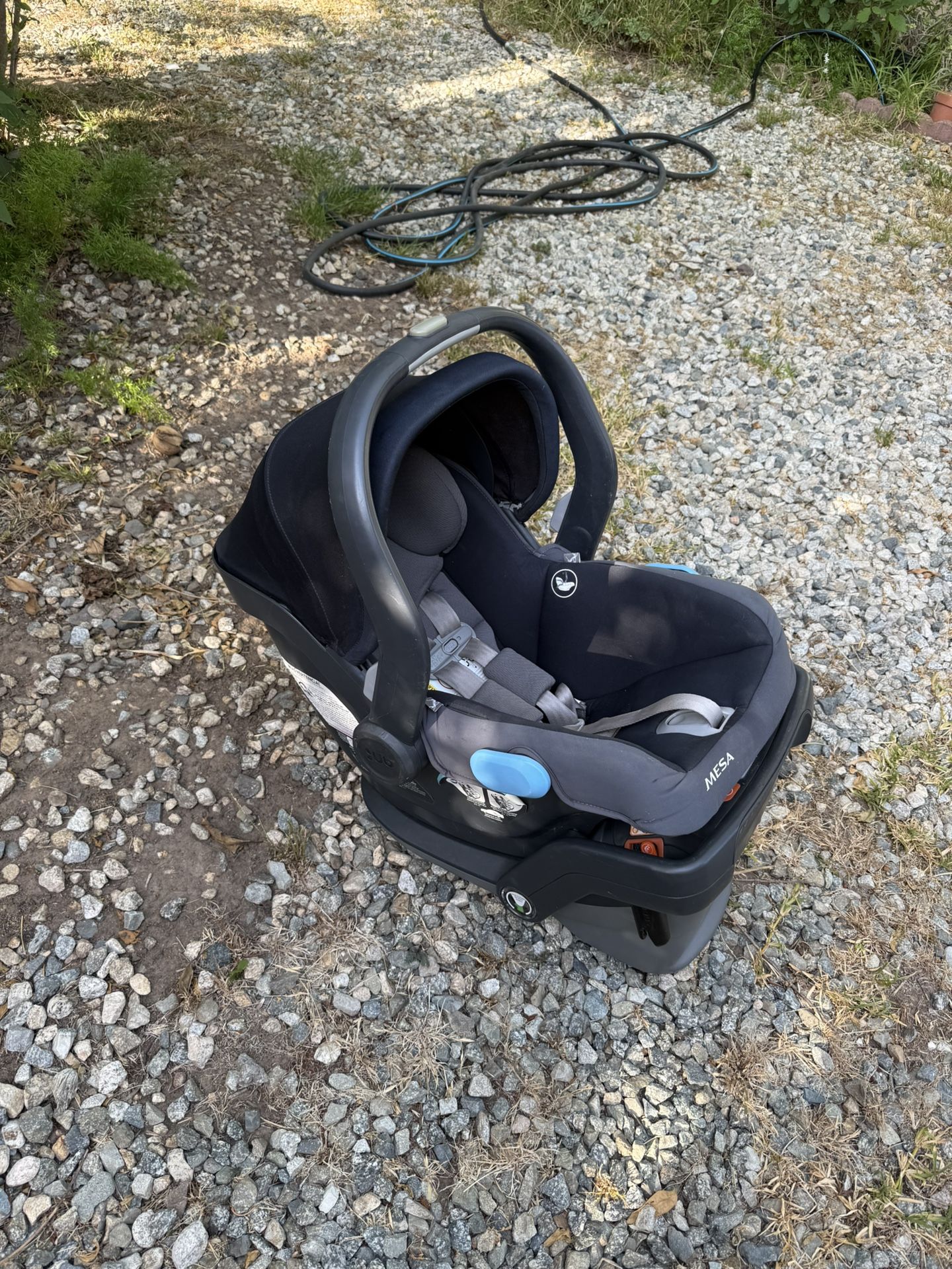 Carseat / Car Seat Uppababy Like New With Base