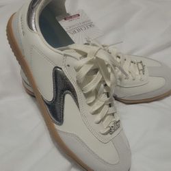 Women’s Shoes / Skechers 