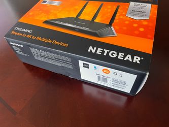 NETGEAR AC2400 WiFi Router in excellent condition in original box