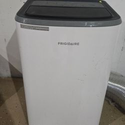 Portable AC  Barely Used