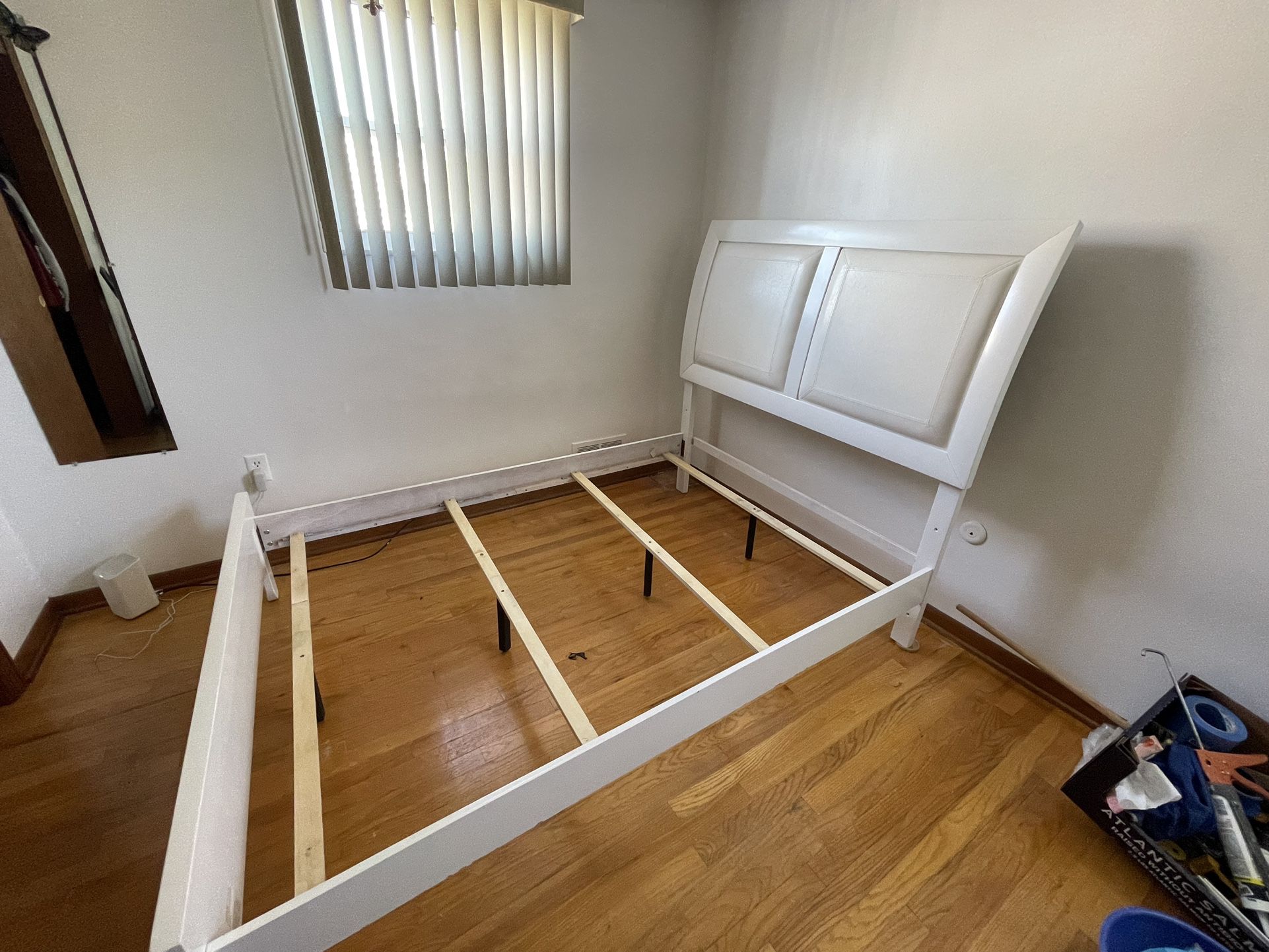 Full Bed Frame With Spring Box