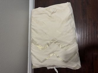 Queen Beige & Gold Comforter With 1 Pillow Case