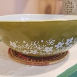 Vintage Pyrex Spring Blossom 4 Quaet Mixing Bowl & Pyres Measuring Cup