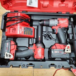 Milwaukee M18 Fuel Hammer Drill & Impact Driver Kit 