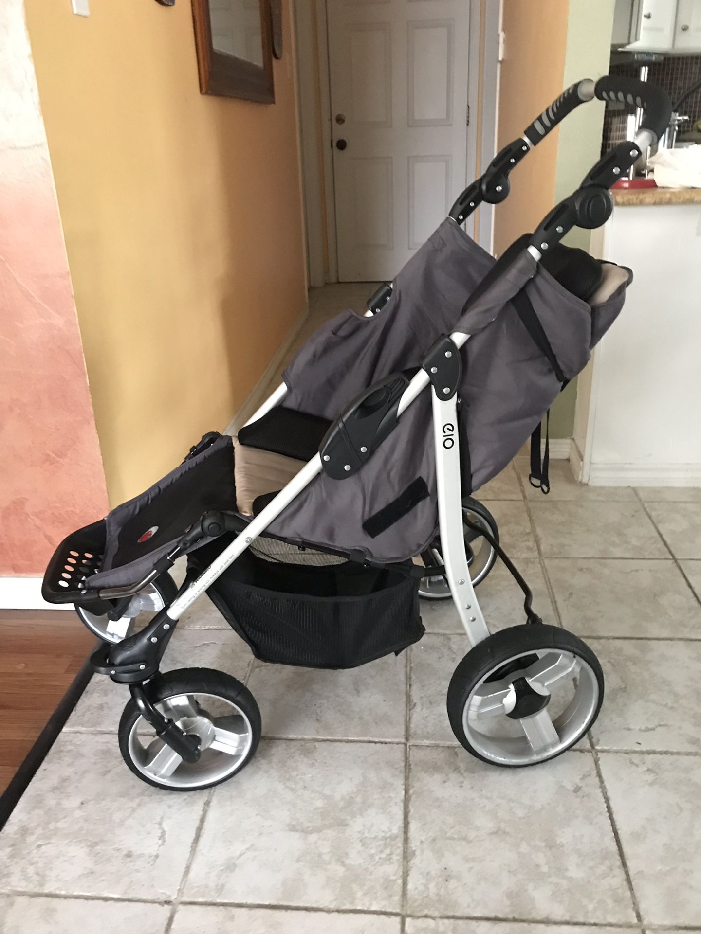 Special Tomato eio Stroller Push Chairman