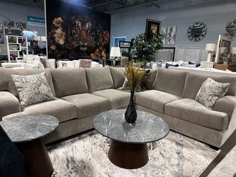 Perfect L-shaped couch! 🛋️🩷📦 Any fabric & color!