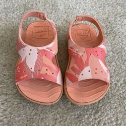 Reef Sandals Size 3/4