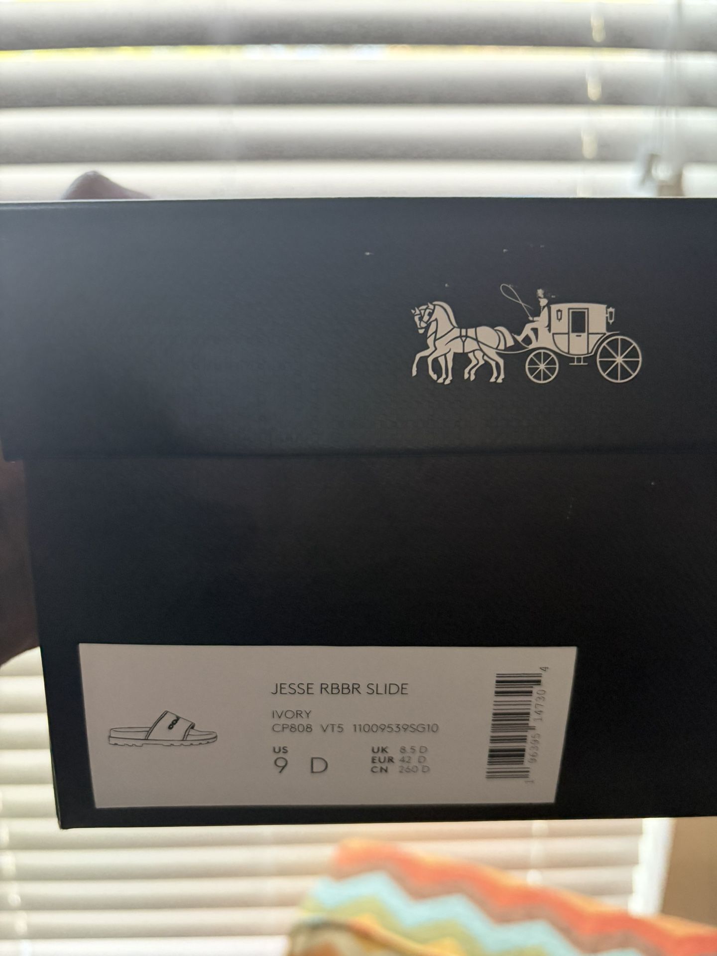 Brand New Coach Slides Size 9D 75$