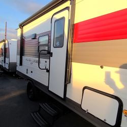 RV 17FT TRAILER  2025