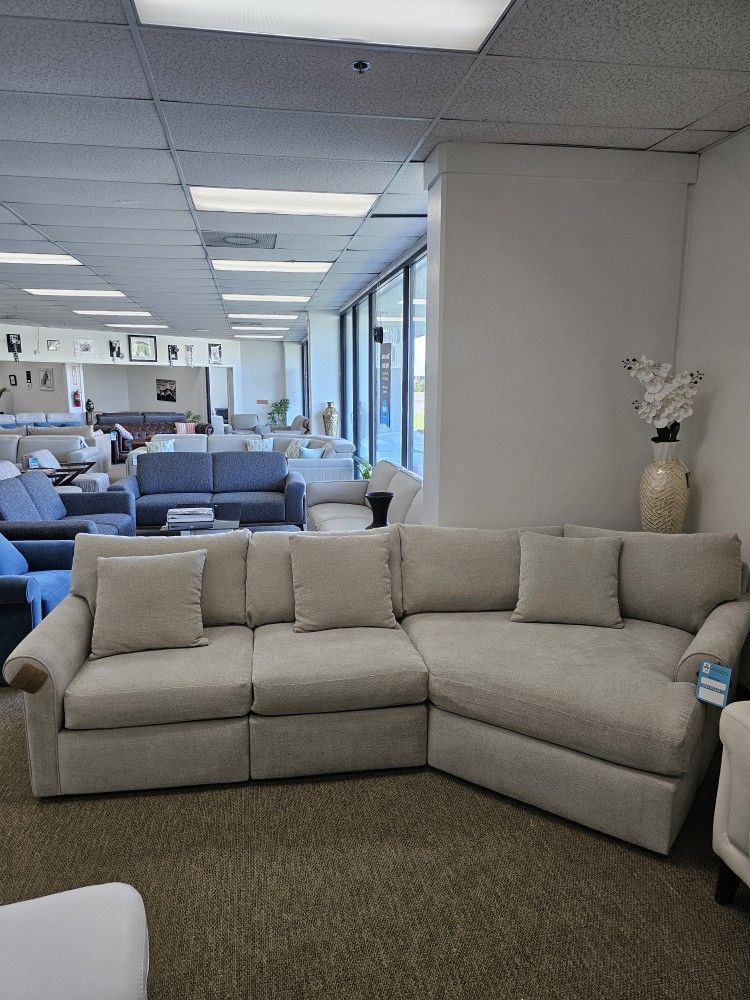 3-pc Fabric Sectional with chaise - Wrenley