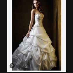 Wedding dress Piccione Size Small/ Medium 