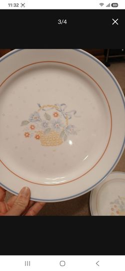 Plates Set of 7 Corelle
