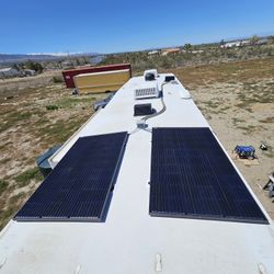 SOLAR PANEL RV MOTORHOME SYSTEM (INSTALLED)