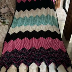 KNITTED BLANKET 
