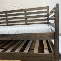 Twin Daybed + Pop-Up Trundle + 1 Twin Mattress