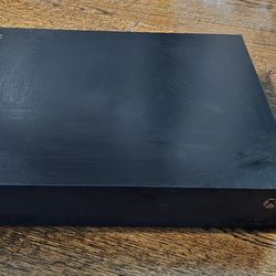 Xbox One X 1TB