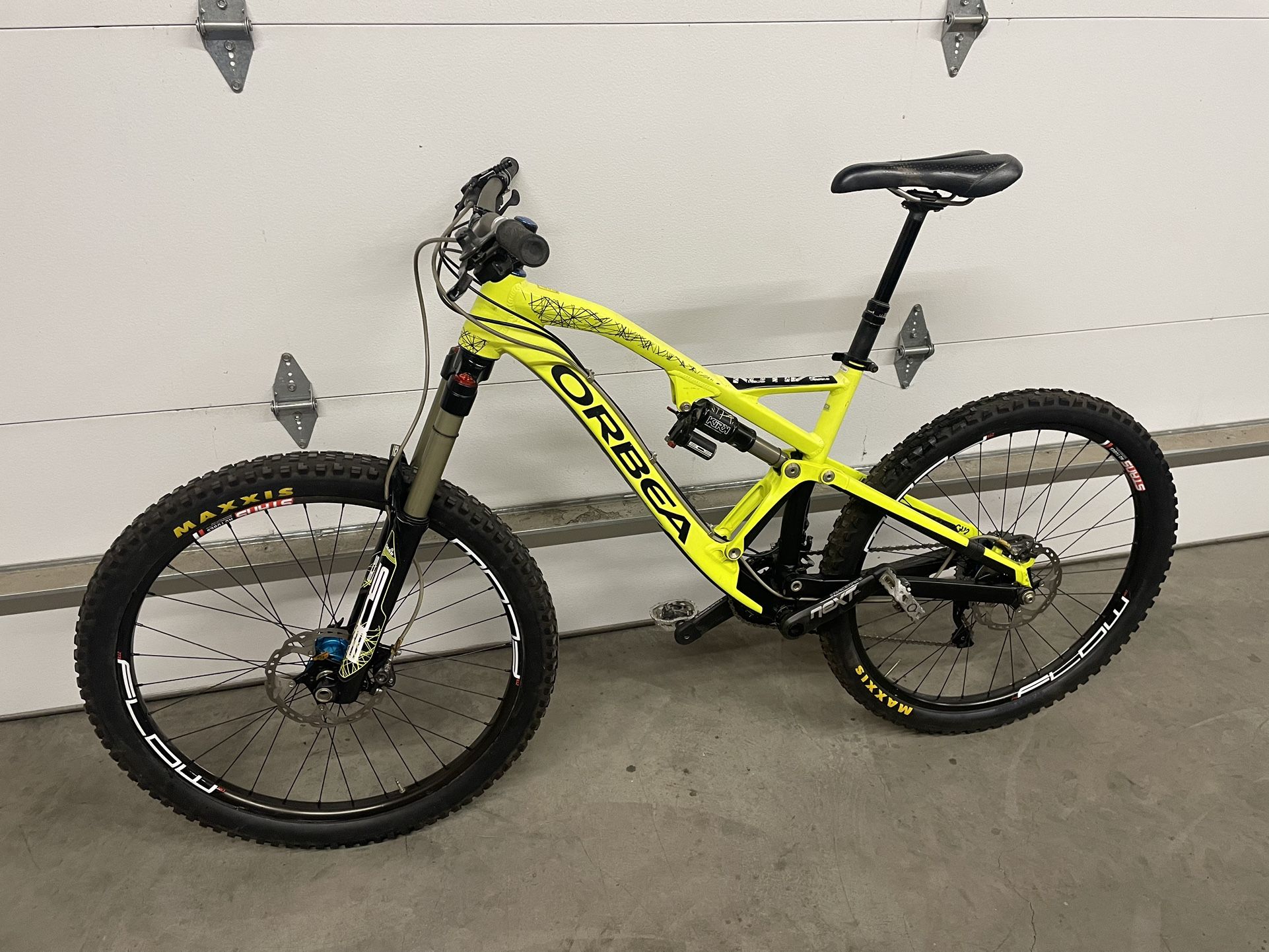 Enduro Mountain Bike