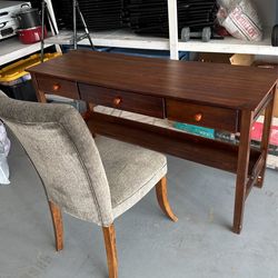 Desk And Chair 