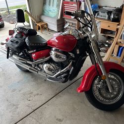 2005 Suzuki Boulevard