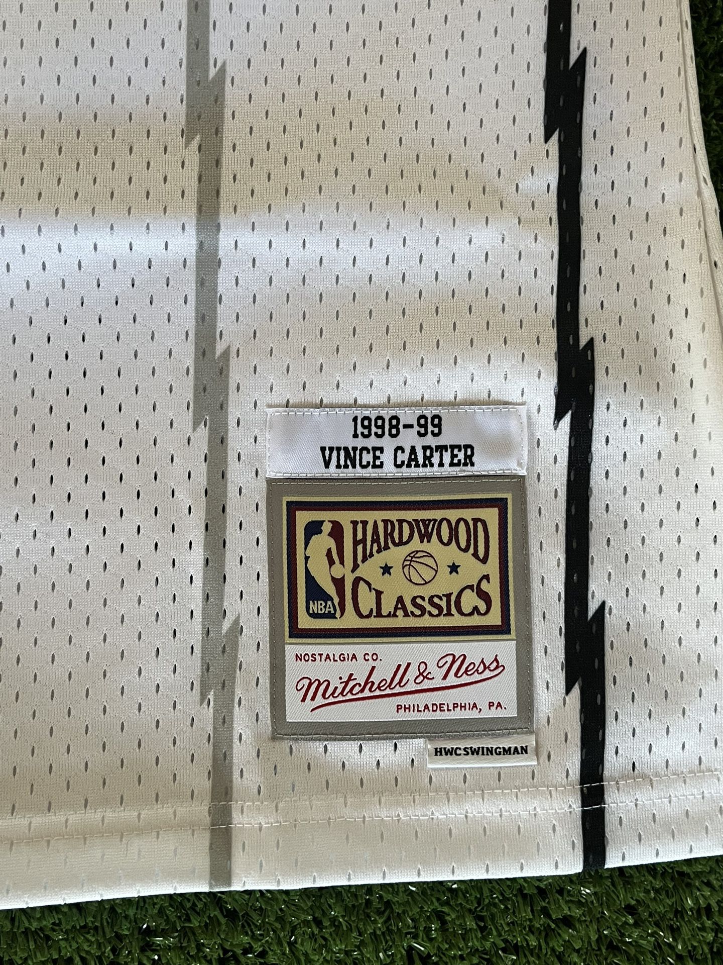 Vince Carter Vintage Raptors Jersey for Sale in San Diego, CA - OfferUp