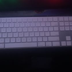 Apple Magic Keyboard 