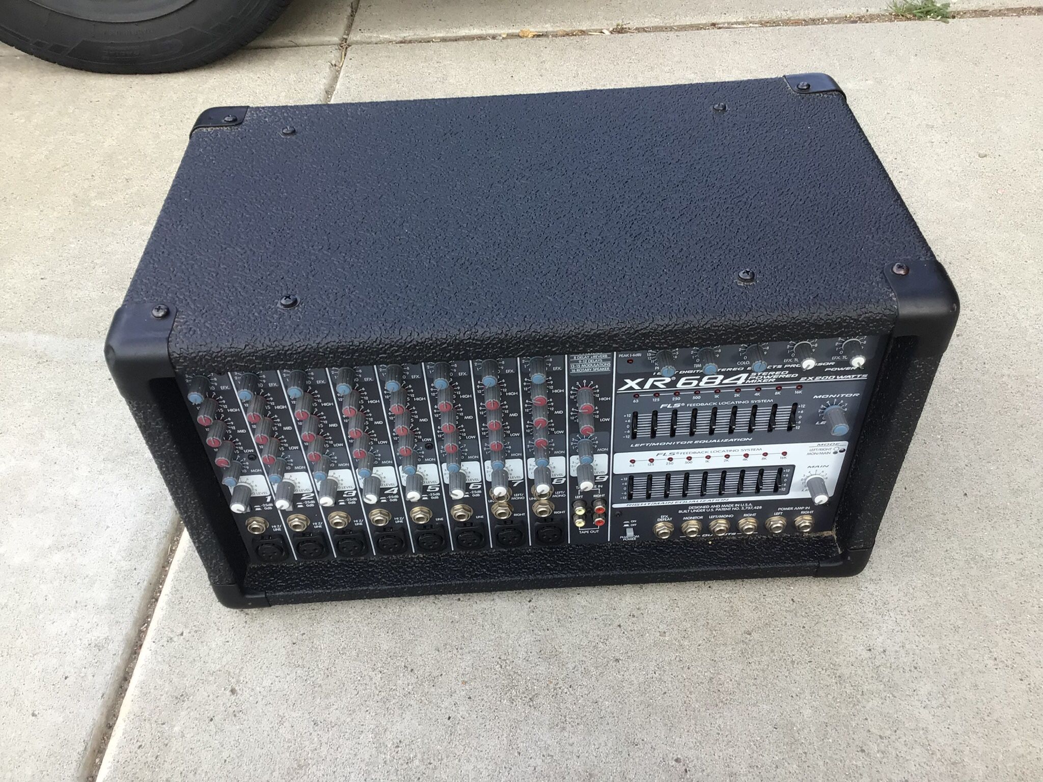 Peavey XR684 Amplifier Mixer $300