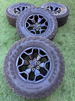 Dodge Ram TRD rims and tires wheels and tires 325/65/18