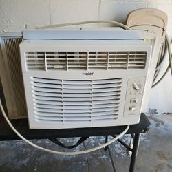 HAIER 5000 BTU AIR CONDITIONER ICE COLD AIR COILS AND FILTER CLEANED, QUIET EFFICIENT UNIT WORKS GREAT 