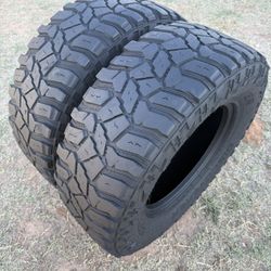 295/70R18 Cooper ST Pro Tire Pair (2)